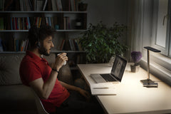 Černá stolní lampa s nabíjením 17W BANKER, laditelná bílá OSRAM