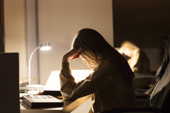 Bílá stolní lampa USB 4.8W OFFICE CYLINDER, laditelná bílá OSRAM