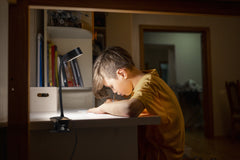 Černá stolní lampa připínací USB 4.8W CYLINDER, laditelná bílá OSRAM