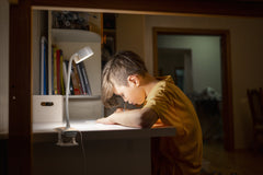 Bílá stolní lampa připínací USB 4.8W CYLINDER, laditelná bílá OSRAM