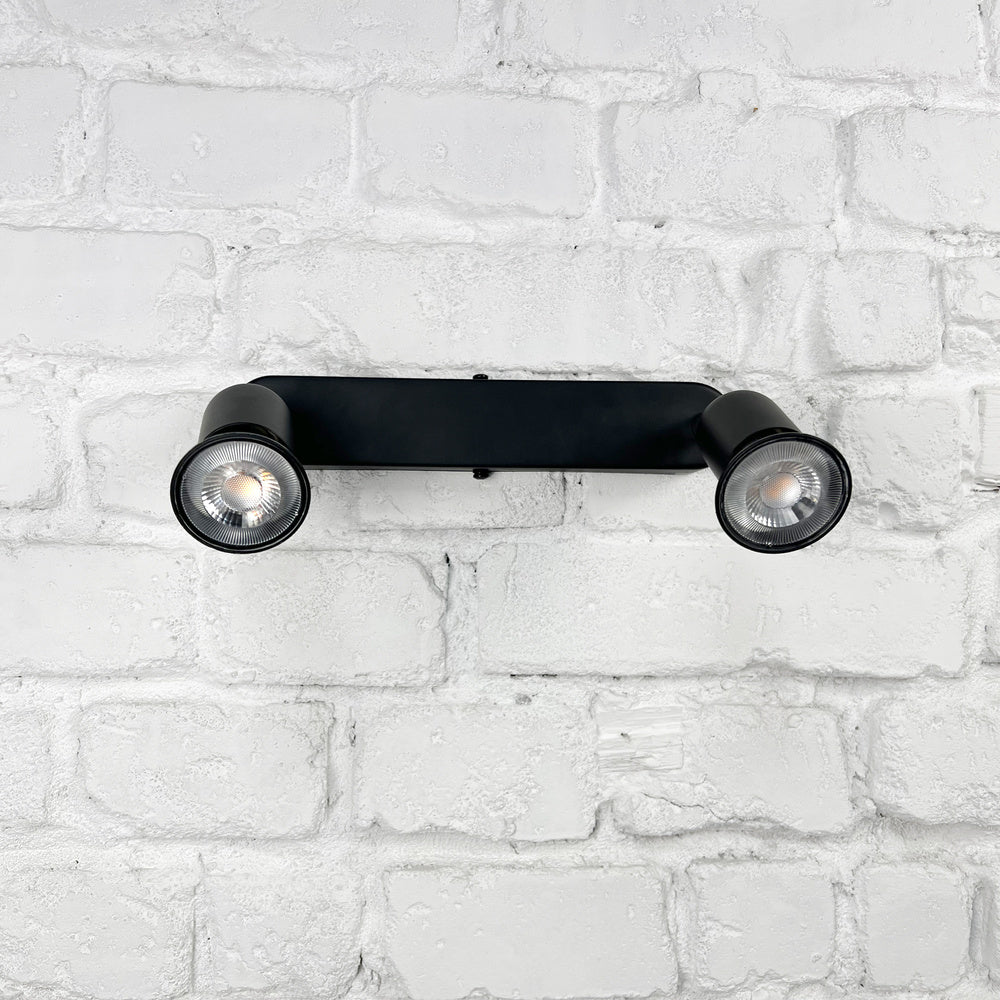 4058075766334 - Černá LED bodovka GU10 4.5 W PAR16, teplá bílá - Žárovka - LEDVANCE e - shop
