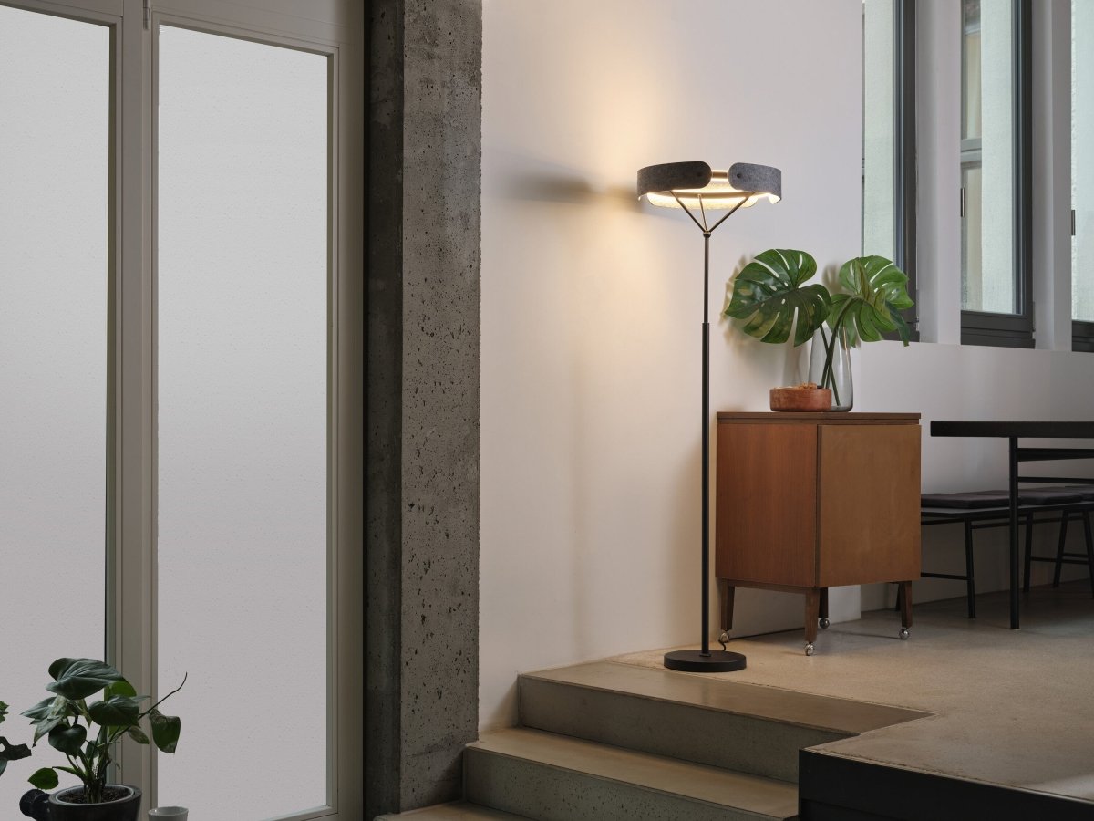 4058075847644 - Filcová stojací lampa Curve Felt, 33W, Teplá bílá - Czechia LEDVANCE e - shop