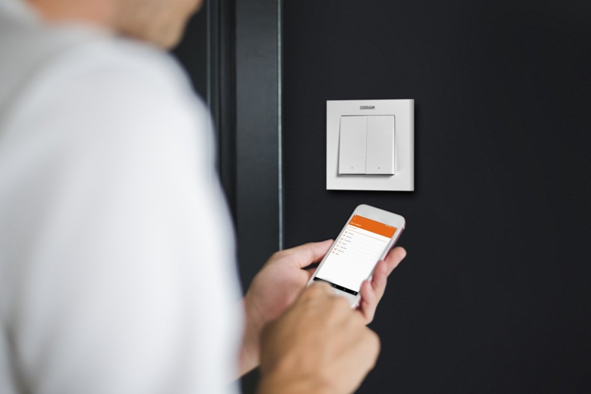 4058075849860 - SMART+ Chytrý nástěnný spínač WiFi bílá (2kanálový) - Chytrý ovladač - Czechia LEDVANCE e-shop