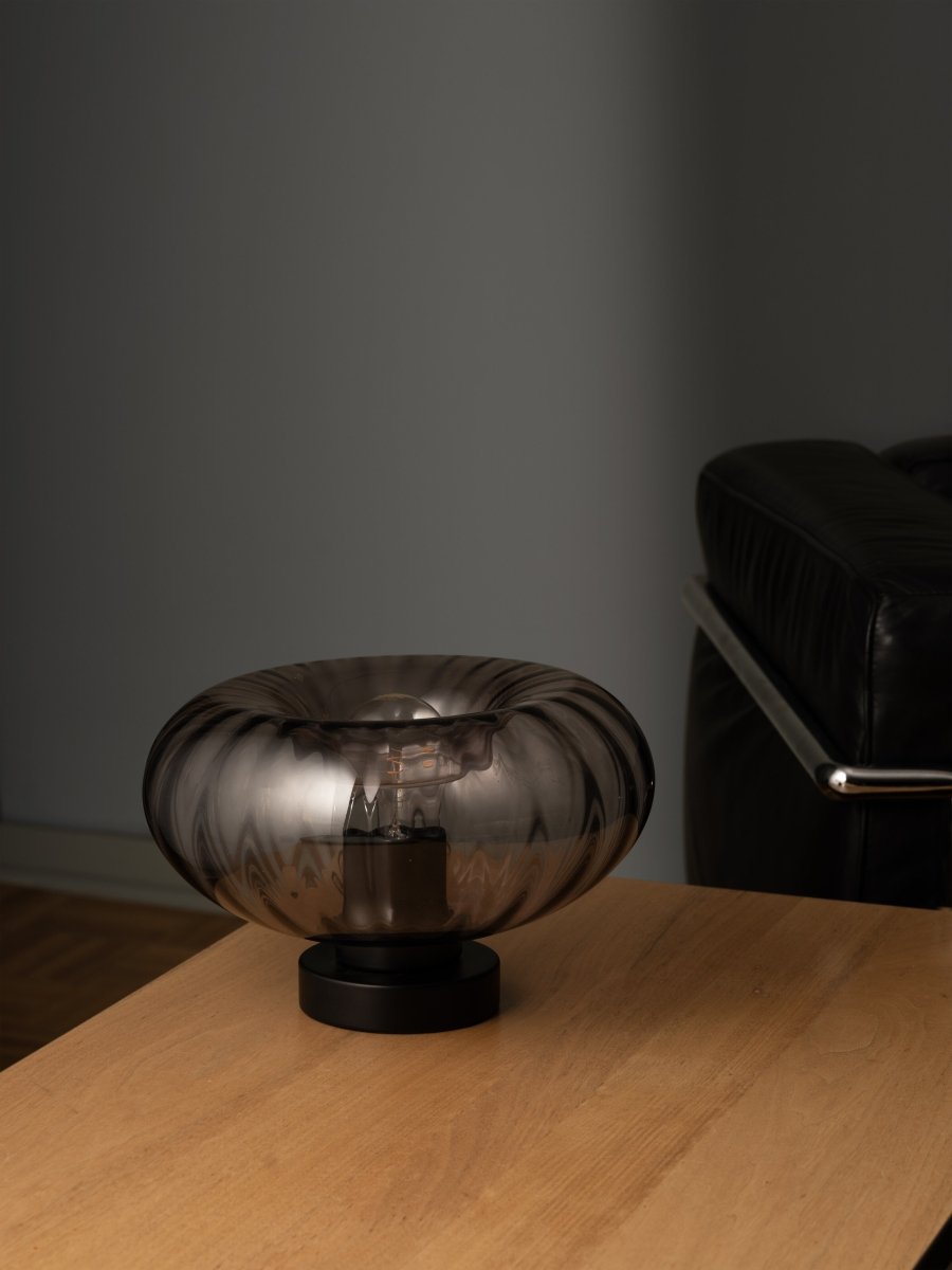 4058075850040 - Stolní lampa Smoke Glass, 1x E27, Černá - Czechia LEDVANCE e - shop